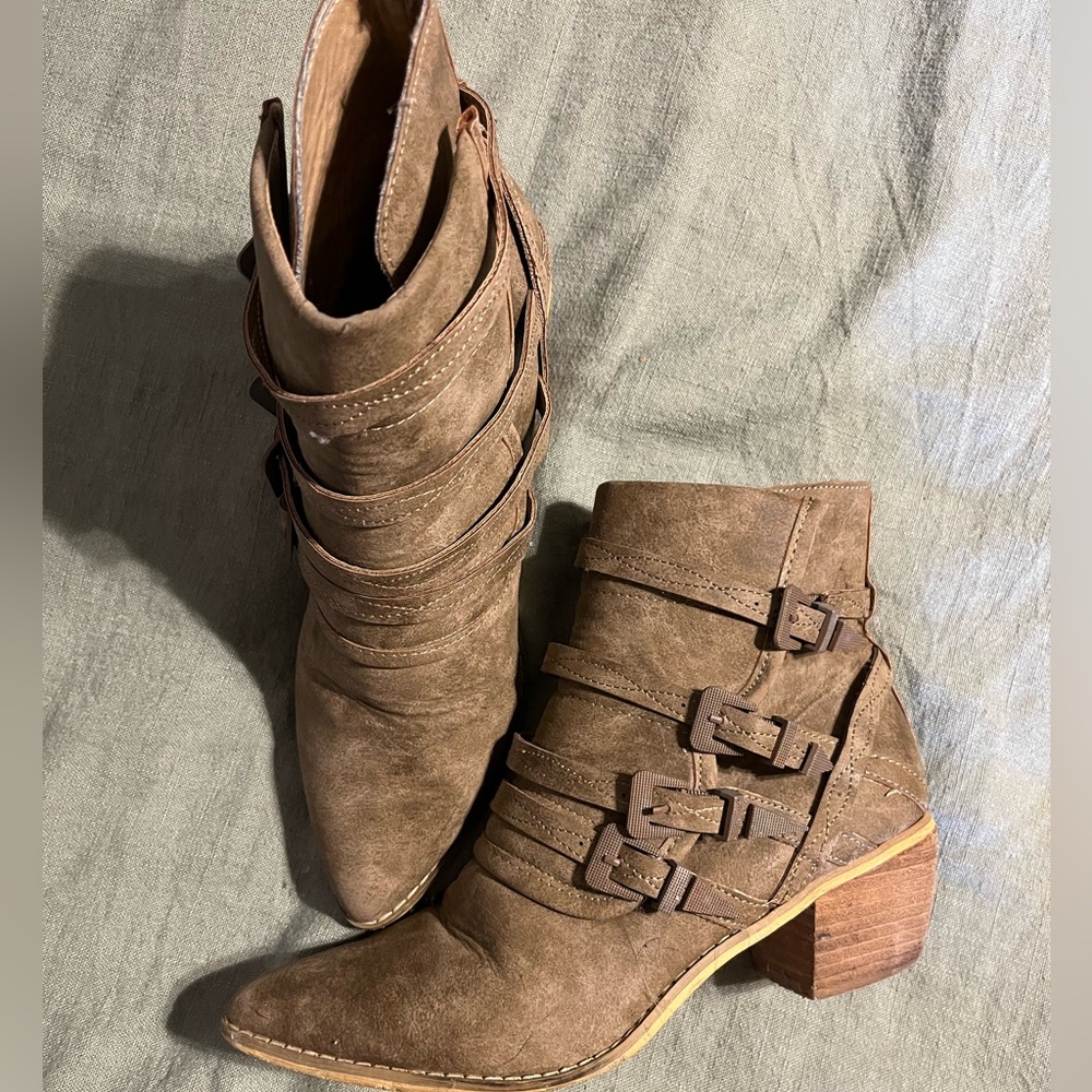 Mi.im heeled boots